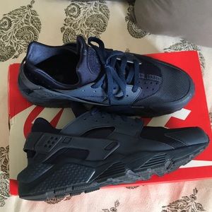 Nike Huarache blue size 12